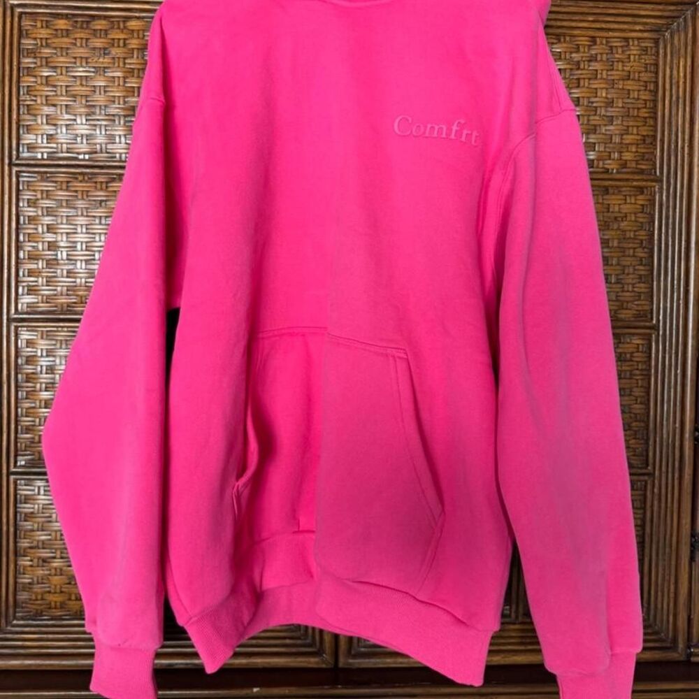 Comfrt Women's Pink Hoodie